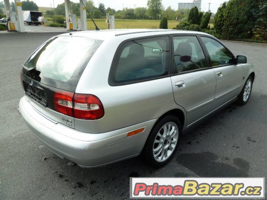 VOLVO V40 COMBI 1,9D 85 KW.146T.KM..2003