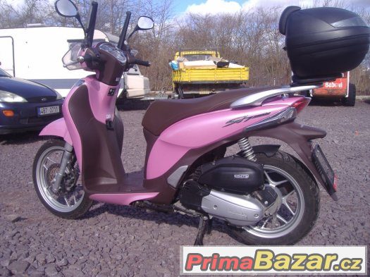 HONDA SH125i Pink