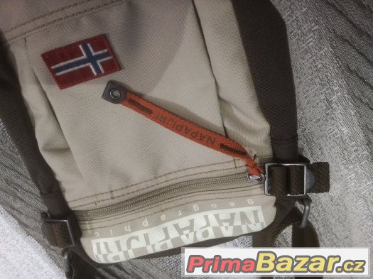 napapijri-crossbody-taska