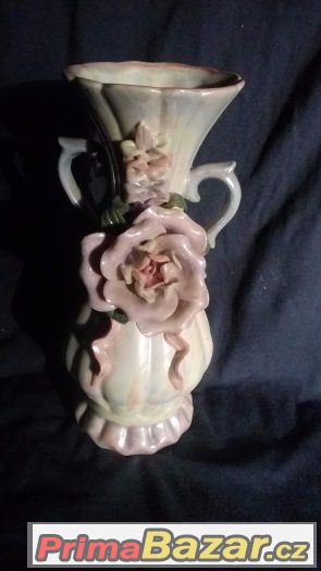 Porcelánové, keramické a skleněné vázy