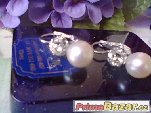 18 k.zlate nausnice,perla diamanty