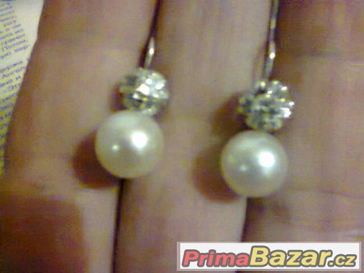18 k.zlate nausnice,perla diamanty