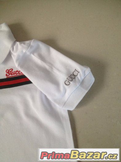 Dětskét tričko a kalhoty Gucci. Dětskét tričko a kalhoty Gucci.