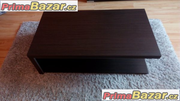 Prodám moderní masivní obývací komodu a stolek Prodám moderní masivní obývací komodu a stolek