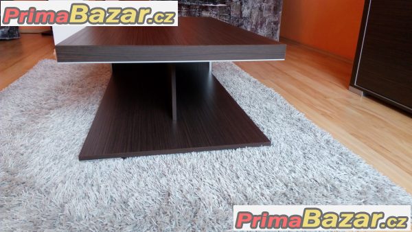 Prodám moderní masivní obývací komodu a stolek Prodám moderní masivní obývací komodu a stolek