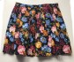 Černá mini sukně s barevnými květy Forever 21