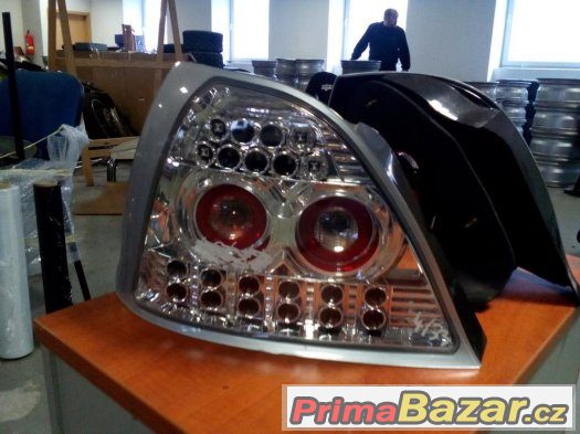 Zadní čiré LEd světlomety na ROVER 200, 25 a MG ZR