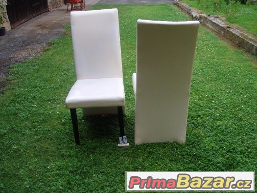 Dvě koženkové židle