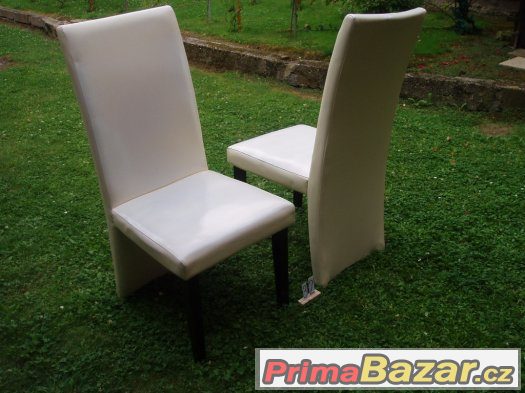 Dvě koženkové židle