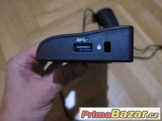 Univerzální dokovací stanice Asus, USB