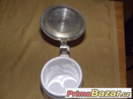 Korbel na pivo z kasáren BW 0.5 l s víkem Korbel na pivo z kasáren BW 0.5 l s víkem