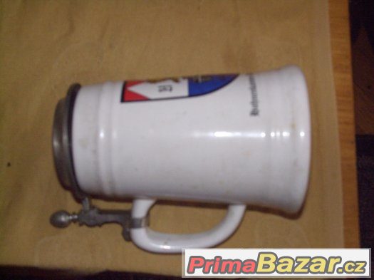 Korbel na pivo z kasáren BW 0.5 l s víkem Korbel na pivo z kasáren BW 0.5 l s víkem