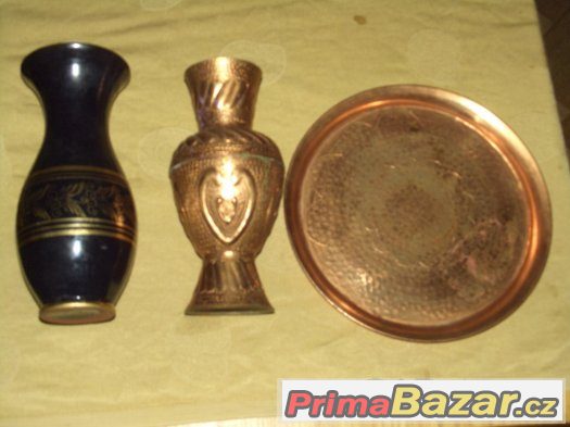 Keramická váza Čína, nebo obojes mosaznou vázou za 400 Kč