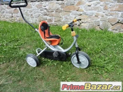 Dětská tříkolka s vodicí tyčí