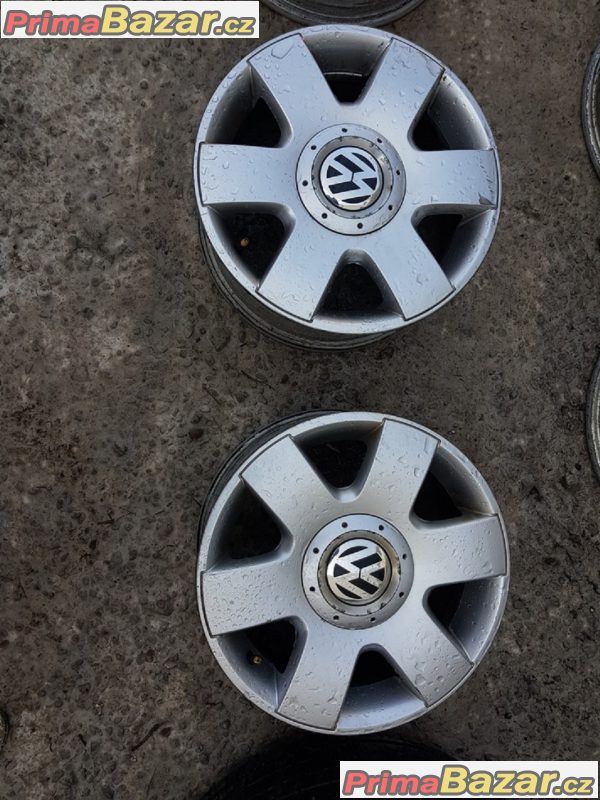 sada alu Volkswagen bez pneu 2K0601025 5x112 6jx15 et47 sada alu Volkswagen bez pneu 2K0601025 5x112 6jx15 et47