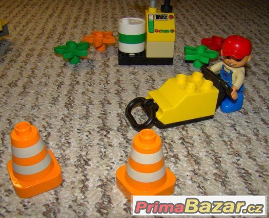 Lego Duplo sestava práce na cestě