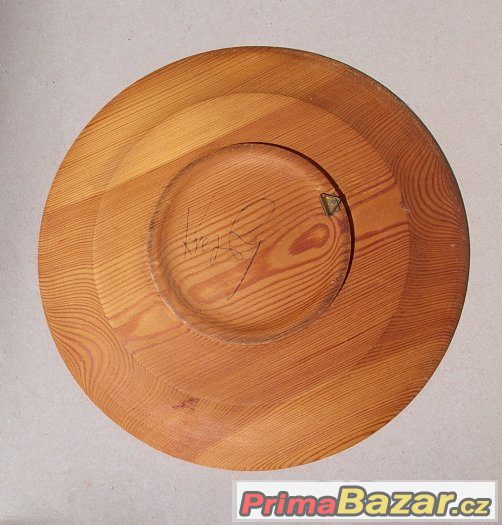 dřevěný, ručně malovaný talíř