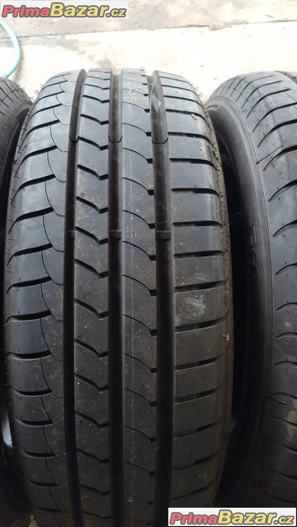 4x zánovní pneu dot06016 vzorek 95% goodyear efficient grip 195/60 r16