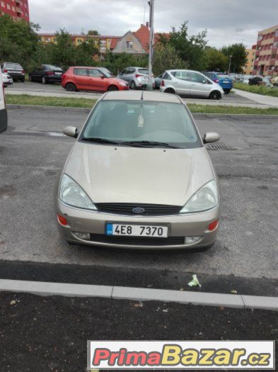 ford-focus-sedan-ghia-1999