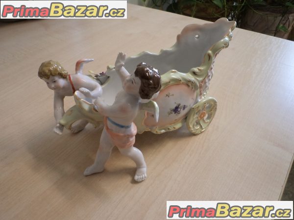 Prodám porcelánové sousoší s kočárem – značené