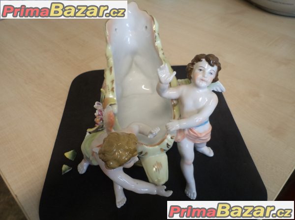 Prodám porcelánové sousoší s kočárem – značené