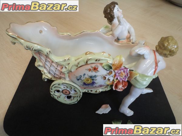 Prodám porcelánové sousoší s kočárem – značené