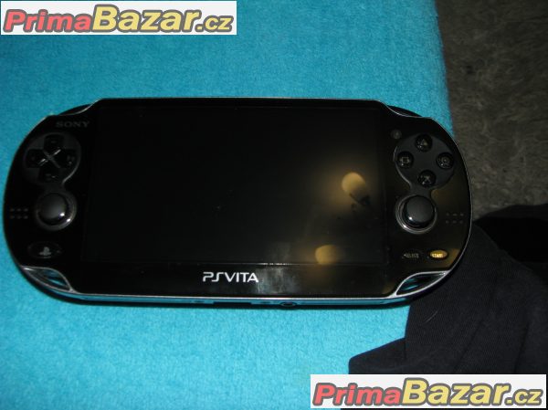 Prodám PS vita OLED displej 3G + WiFi....K tomu.....2 ks 4GB karta ( jedna ještě v originál obalu).......3 ks HraTrave kit