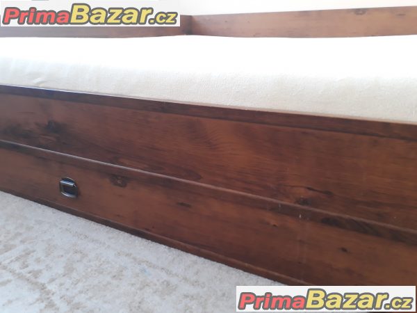 Dřevěná postel s matrací 200 x140cm + úložný prostor Dřevěná postel s matrací 200 x140cm + úložný prostor