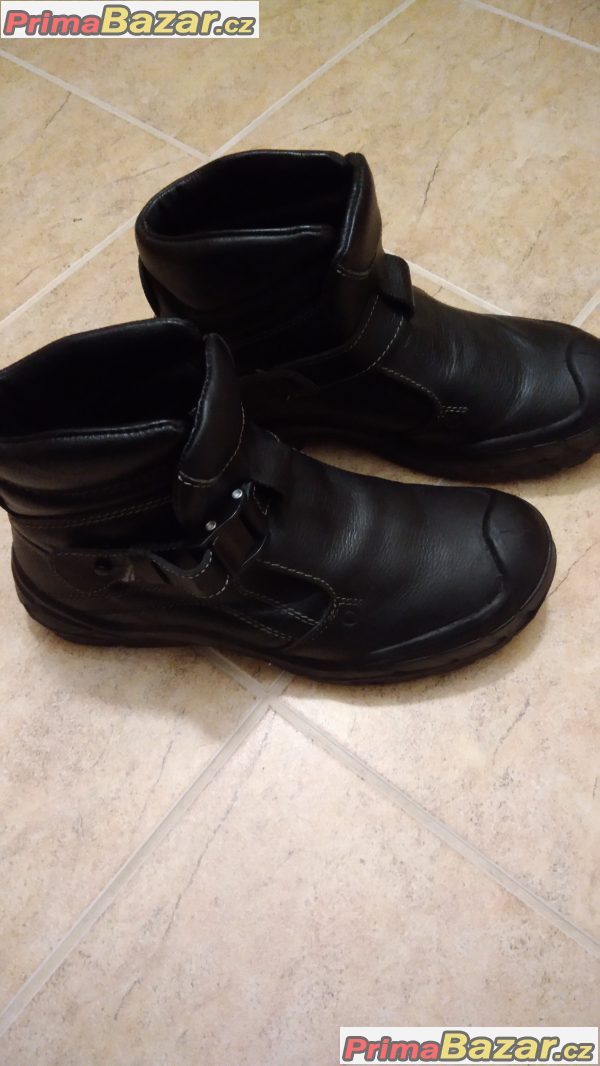 Kvalitní pracovní kožená obuv