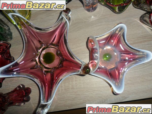 Prodám různý porcelán,sklo, nádobí z dědictví. Prodám různý porcelán,sklo, nádobí z dědictví.