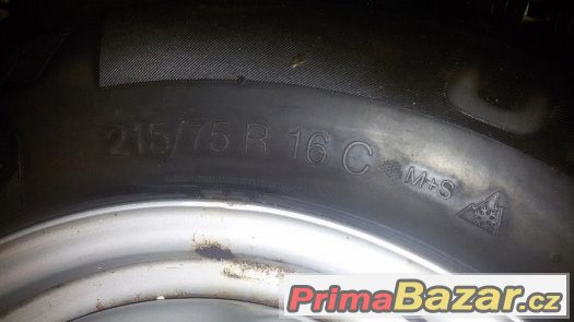 Pneu Ford Tranzit Uniroyal 215/75 R 16C M+S 113/111 R 70PS