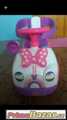 Autíčko minnie mouse s vodící tyčí