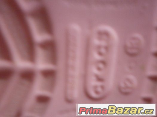 dívcí ružové pantofle Crocs dívcí ružové pantofle Crocs