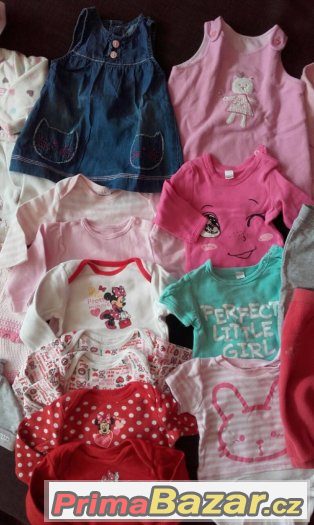 Set / balík / sada oblečení holka 0-9m 50ks Set / balík / sada oblečení holka 0-9m 50ks