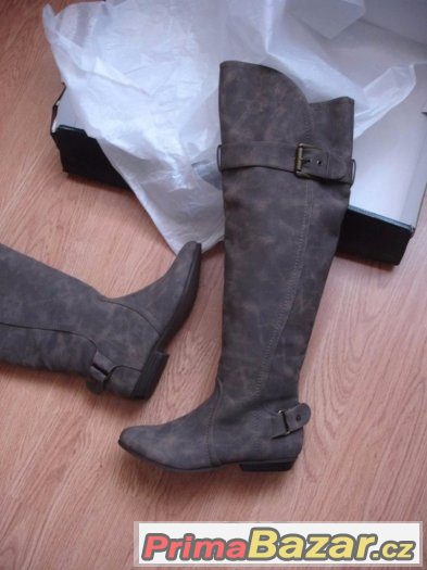 4. Kozačky vel. 36 zn. JUSTFAB