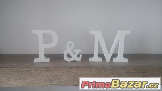 Dekorativní písmena P a M