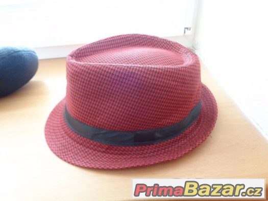 Červenočerný klobouk-UNISEX