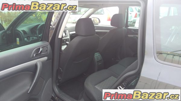 Octavia combi 1.6tdi cr,facelift,navigace,alu.kola,serviska,2012.