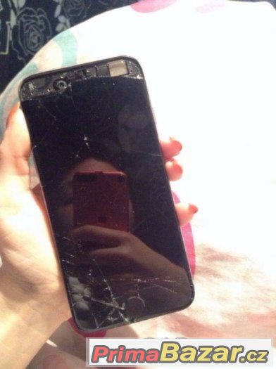 Shánim Apple iPhone poškozený
