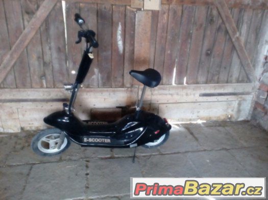 KOUPIM TENTO SCOOTER DO 1500KČ