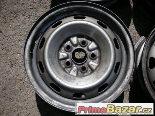 PRODÁM 4KS PLECHOVÉ DISKY NA TOYOTA 5.5x14,5x100,DÍRA 54MM