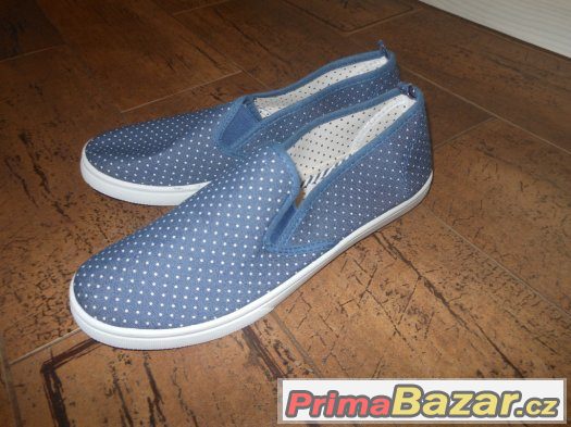 SLIP-ON MÓDNÍ PUNTÍKOVANÉ-nazouvací boty,vel.41,nové