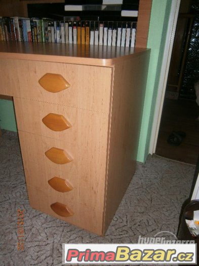 Psací stůl (120x60x77)