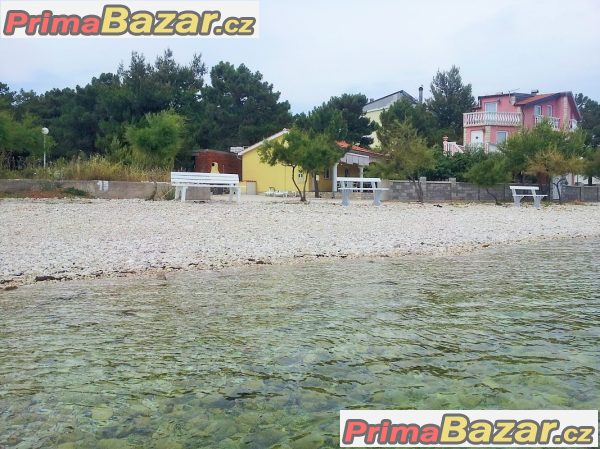 Samostatný domek 3kk s terasou 10m od moře - Chorvatsko