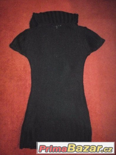 Pletené černé šaty