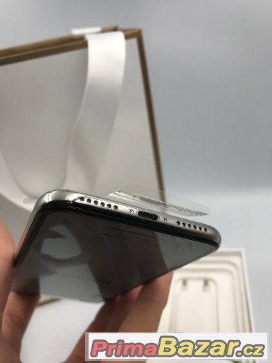 iPhone X 256GB stříbrný - nový - iStyle 2r záruky