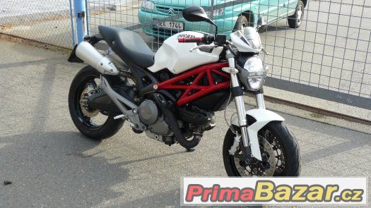 Ducati monster 696