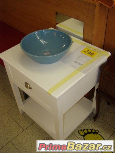 novy-stolek-s-umyvadlem-vyprodej-skladu-nemecko