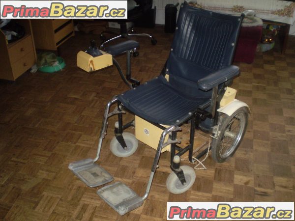 elektrický invalidní vozík