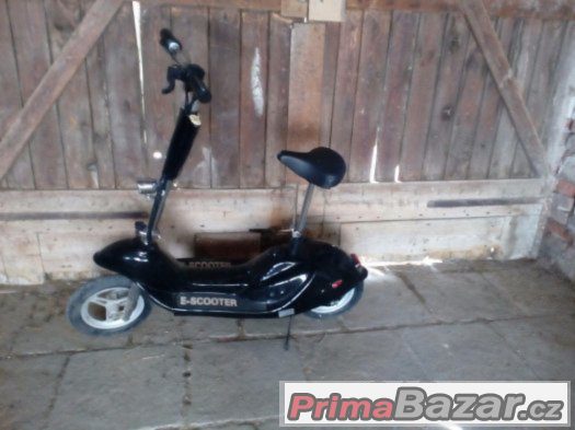 KOUPIM TENTO SCOOTER DO 1500KČ